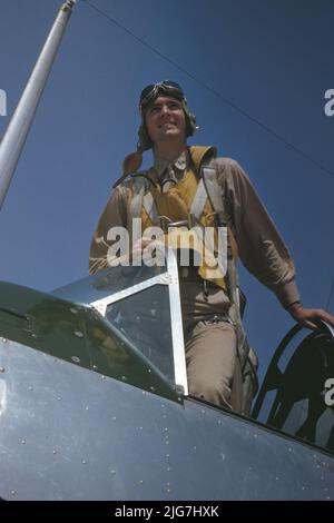 Le lieutenant du Corps des marines au pilotage de planeur l'étude sur le terrain de l'Île Parris, Page, L.C. Banque D'Images