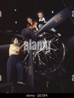 Les femmes au travail sur Douglas C-47 le transport de fret, Douglas Aircraft Company, Long Beach, Californie Banque D'Images