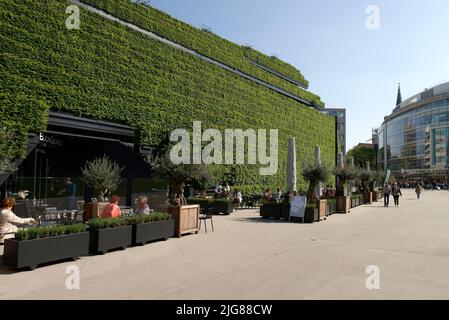 Markthalle am Köln-Bogen II, Düsseldorf, Rhénanie-du-Nord-Westphalie, Allemagne Banque D'Images