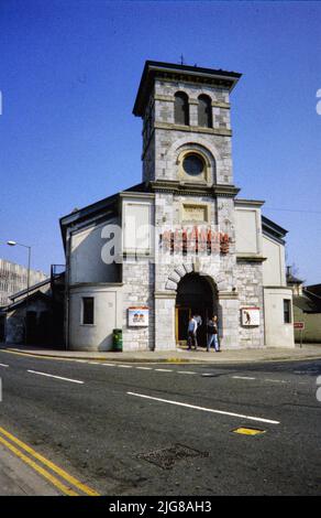 Alexandra Theatre, Market Street, Newton Abbot, Teignbridge, Devon, 22 mars 1991 - 31 mars 1992. Le théâtre Alexandra vue de l'est. Le théâtre Alexandra, plus tard le cinéma Alexandra, a été ouvert dans le Corn Exchange converti vers 1900. Banque D'Images