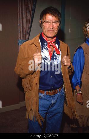 **PHOTO DE FICHIER** Larry Storch est décédé. Larry Storch août 1987 crédit : Ralph Dominguez/MediaPunch Banque D'Images