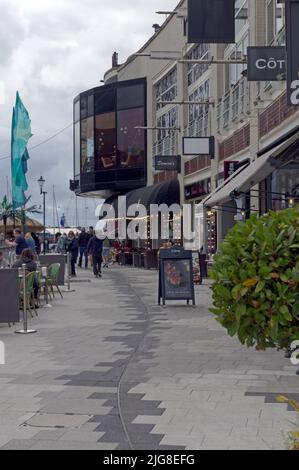 Restaurants, Mermaid Quay, baie de Cardiff, pendant le festival de la gastronomie, juillet 2022. Été. Banque D'Images