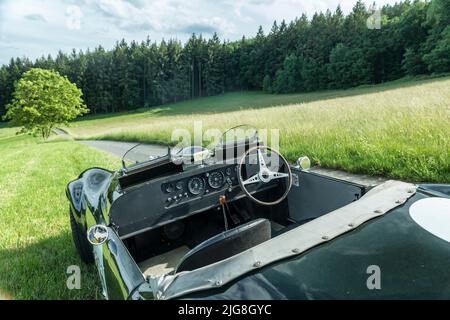 Breuberg, Hesse, Allemagne, Jaguar XK 120 Roadster avec une carrosserie personnalisée Rochdale. Année de fabrication 1953, Banque D'Images