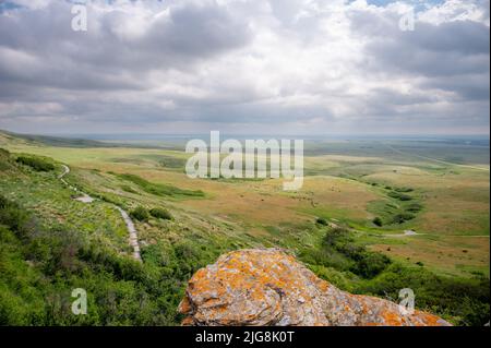 Vues sur le site du patrimoine mondial Head-Smashed-in Buffalo Jump dans le sud de l'Alberta au Canada. Banque D'Images