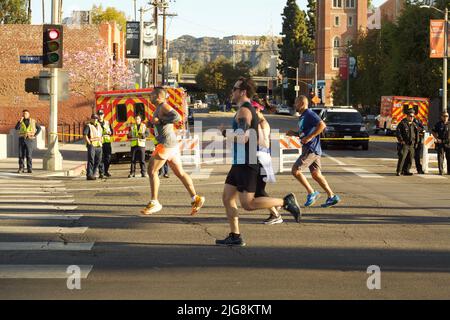 Coureurs du marathon de Los Angeles sur Hollywood Boulevard Banque D'Images