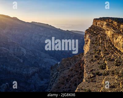 Aube au point de vue de Jebel Shams, Oman. Banque D'Images