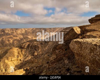 Le long de la route côtière 42, entre Hasik et Ash Shuwaymiyyah, Oman. Banque D'Images