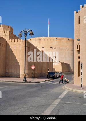 Colonades dans le souk historique de Nizwa, Oman. Banque D'Images