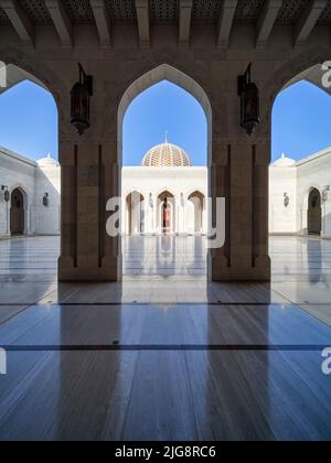 Grande mosquée du Sultan Qabus à Muscat, Oman. Banque D'Images