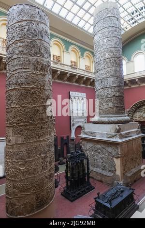 L'Angleterre, Londres, Knightsbridge, Victoria and Albert Museum, le Cast Tribunaux Banque D'Images