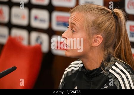 Julie Biesmans, de Belgique, photographiée lors d'une conférence de presse de l'équipe nationale féminine de football belge The Red Flames, le vendredi 08 juillet 2022 à Wigan, en Angleterre, en préparation du tournoi féminin Euro 2022. Le championnat européen de football féminin 2022 de l'UEFA aura lieu du 6 au 31 juillet. BELGA PHOTO DAVID CATRY Banque D'Images