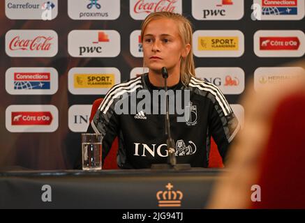 Julie Biesmans, de Belgique, photographiée lors d'une conférence de presse de l'équipe nationale féminine de football belge The Red Flames, le vendredi 08 juillet 2022 à Wigan, en Angleterre, en préparation du tournoi féminin Euro 2022. Le championnat européen de football féminin 2022 de l'UEFA aura lieu du 6 au 31 juillet. BELGA PHOTO DAVID CATRY Banque D'Images