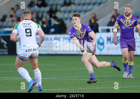 Newcastle, Royaume-Uni. 08th juillet 2022. NEWCASTLE UPON TYNE, ROYAUME-UNI. 8th JUIL Sam Halsall de Newcastle Thunder a couru pendant le match DE championnat DE BETFRED entre Newcastle Thunder et Bradford Bulls à Kingston Park, Newcastle, le vendredi 8th juillet 2022. (Credit: Chris Lishman | MI News) Credit: MI News & Sport /Alay Live News Banque D'Images