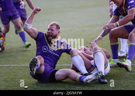 Newcastle, Royaume-Uni. 08th juillet 2022. NEWCASTLE UPON TYNE, ROYAUME-UNI. 8th JUIL Brad Day of Newcastle Thunder fête son essai lors du match de championnat BETFRED entre Newcastle Thunder et Bradford Bulls à Kingston Park, Newcastle, le vendredi 8th juillet 2022. (Credit: Chris Lishman | MI News) Credit: MI News & Sport /Alay Live News Banque D'Images