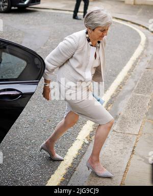 Londres, Royaume-Uni. 07th juillet 2022. L'ancien Premier ministre britannique THERESA MAY est vu à Westminster. Boris Johnson démissionne comme Premier ministre à la suite d'une série de démissions du Cabinet et du gouvernement. Crédit photo: Ben Cawthra/Sipa USA **NO UK SALES** crédit: SIPA USA/Alay Live News Banque D'Images