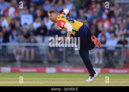 Manchester, Royaume-Uni. 08th juillet 2022. DaN Sams Bowling pour Essex Eagles crédit: News Images LTD/Alay Live News Banque D'Images