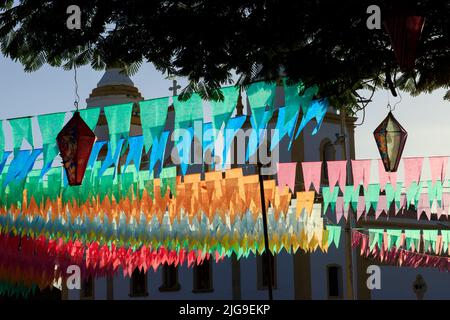 décoration de são joão - drapeaux colorés et ballon décoratif de festa junina au brésil Banque D'Images