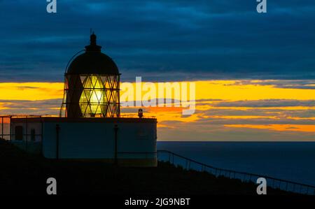 Le phare le plus au sud de la côte est écossaise à St Abbs, Berwickshire, dans les frontières écossaises, Écosse, Royaume-Uni Banque D'Images