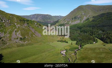 Vue aérienne de Glen Clova dans le parc national de Cairngorms d'Angus, Écosse, Royaume-Uni Banque D'Images