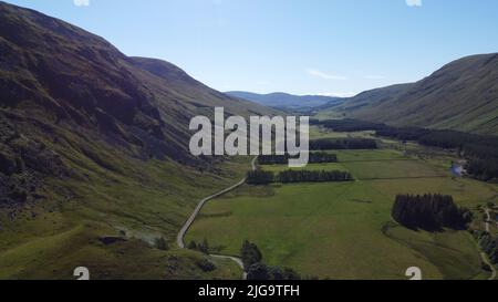 Vue aérienne de Glen Clova dans le parc national de Cairngorms d'Angus, Écosse, Royaume-Uni Banque D'Images