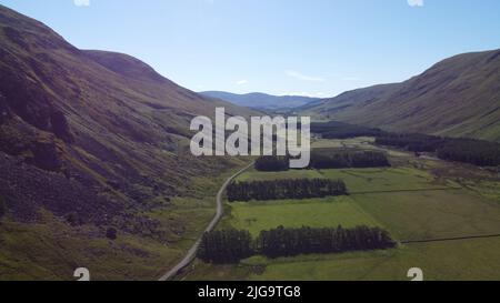 Vue aérienne de Glen Clova dans le parc national de Cairngorms d'Angus, Écosse, Royaume-Uni Banque D'Images