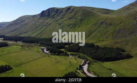 Vue aérienne de Glen Clova dans le parc national de Cairngorms d'Angus, Écosse, Royaume-Uni Banque D'Images