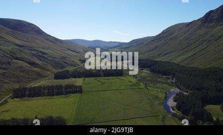 Vue aérienne de Glen Clova dans le parc national de Cairngorms d'Angus, Écosse, Royaume-Uni Banque D'Images