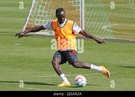 Munich, Allemagne. 8th juillet 2022. Sadio Mane du Bayern Munich assiste à une session d'entraînement pré-saison au terrain d'entraînement du club de football du Bayern Munich, rue Saebener, à Munich, en Allemagne, sur 8 juillet 2022. Credit: Philippe Ruiz/Xinhua/Alay Live News Banque D'Images