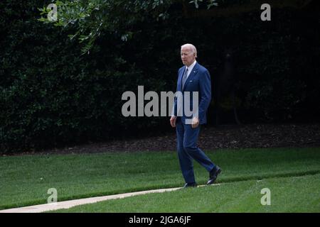 Washington, Vereinigte Staaten. 08th juillet 2022. Le président des États-Unis Joe Biden quitte la Maison Blanche à Washington, DC, pour une excursion d'un week-end à la plage de Rehoboth ; 8 juillet 2022. Credit: Chris Kleponis/Pool via CNP/dpa/Alay Live News Banque D'Images