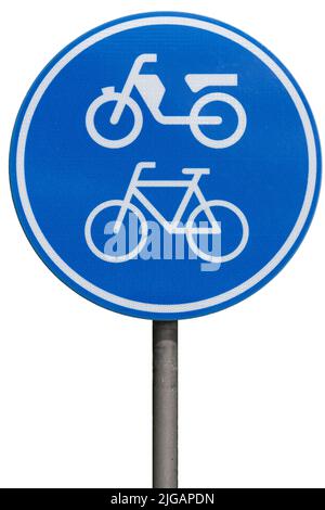 Panneau de signalisation rond bleu sur un poteau rond avec un pictogramme de vélo et de cyclomoteur pour indiquer qu'il s'agit d'un chemin pour les cyclistes et les mobylettes seulement Banque D'Images