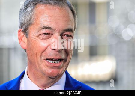 Nigel Farage, diffuseur, ancien dirigeant du Parti pour l’indépendance du Royaume-Uni, UKIP, et du Parti du Brexit, ancien politicien britannique Banque D'Images