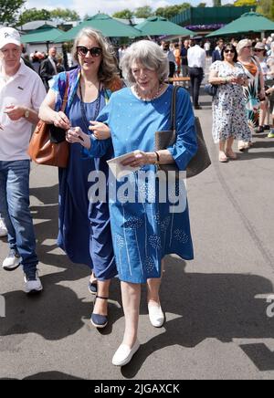 Dame Maggie Smith le treize jour des Championnats de Wimbledon 2022 au All England Lawn tennis and Croquet Club, Wimbledon. Date de la photo: Samedi 9 juillet 2022. Banque D'Images