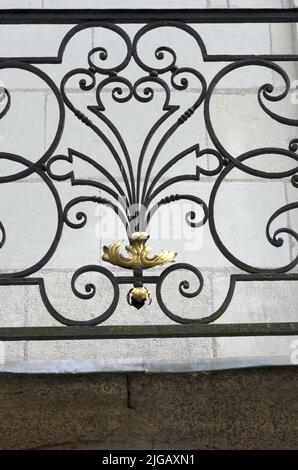 Balcon en fer forgé à Nantes, France Banque D'Images