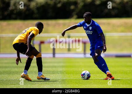 Cardiff, Royaume-Uni. 09th juillet 2022. Jamilou Collins de Cardiff City en action. Cardiff City et Cambridge se sont Unis dans un pré-saison amicale au stade de Leckwith le 9th juillet 2022. Crédit : Lewis Mitchell/Alay Live News Banque D'Images