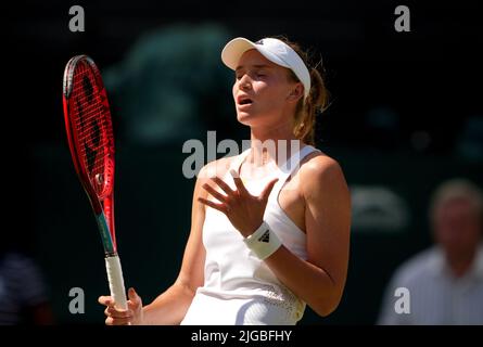 Elena Rybakina réagit lors de la finale des Dames contre l'ont Jabeur le treize jour des Championnats de Wimbledon 2022 au All England Lawn tennis and Croquet Club, Wimbledon. Date de la photo: Samedi 9 juillet 2022. Banque D'Images