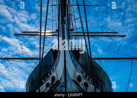 7 juillet 2022, New York, New York, États-Unis : lumière du soleil sur le bateau-tondeuse Wavertree 1880s qui fait partie du musée South Street Seaport Museum, dans le bas de Manhattan, New York. Amarré en permanence au musée maritime, le navire historique à coque de fer est l'archétype des voiliers de la moitié postérieure du 19th siècle. (Image de crédit : © Milo Hess/ZUMA Press Wire) Banque D'Images