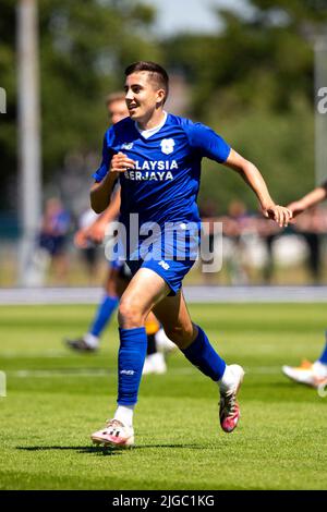 Cardiff, Royaume-Uni. 09th juillet 2022. Tom a chanté de Cardiff City en action. Cardiff City et Cambridge se sont Unis dans un pré-saison amicale au stade de Leckwith le 9th juillet 2022. Crédit : Lewis Mitchell/Alay Live News Banque D'Images