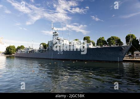 Le NCSM Haida, ancien destroyer de la Marine royale du Canada, est maintenant un navire-musée situé sur le quai 9, au bord de l'eau de Hamilton. Hamilton Ontario Canada. Banque D'Images