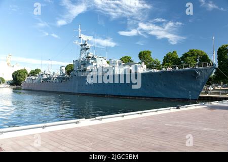 Le NCSM Haida, ancien destroyer de la Marine royale du Canada, est maintenant un navire-musée situé sur le quai 9, au bord de l'eau de Hamilton. Hamilton Ontario Canada. Banque D'Images