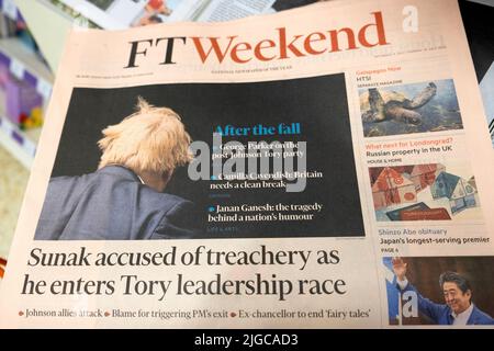 Financial Times FT Weekend journal titre ex Chancellor Rishi 'Sunak accusé de traîtrise alors qu'il entre dans la course à la direction des Conservateurs' 9 juillet 2022 Londres Royaume-Uni Banque D'Images