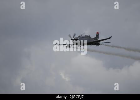 Eskişehir, Türkiye – 26 juin 2022 : l'avion turbopropulseur Hürkuş a effectué un vol de démonstration au centre d'aviation de THK İnönü. Banque D'Images