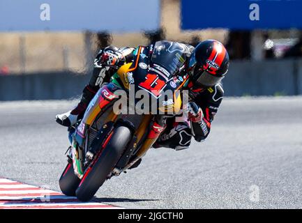 09 juillet 2022 Monterey, CA, U.S.A Mathew Scholtz(11)en provenance de turn11during les supermotos Geico MotoAmerica Q2, à WeatherTech Laguna Seca Monterey, CA Thurman James/CSM Banque D'Images