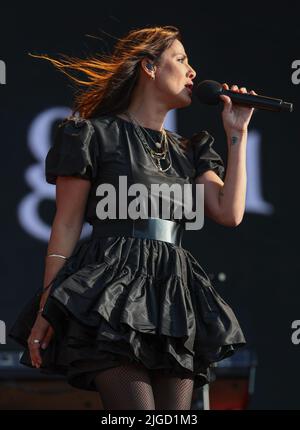 Lytham, Lancashire, Royaume-Uni. 9th juillet 2022. Natalie Imbruglia chante en direct au Lytham Festival 9July 2022 crédit: Sharon Dobson/Alamy Live News Banque D'Images