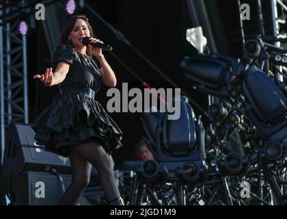 Lytham, Lancashire, Royaume-Uni. 9th juillet 2022. Natalie Imbruglia chante en direct au Lytham Festival 9July 2022 crédit: Sharon Dobson/Alamy Live News Banque D'Images