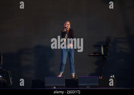 Lytham, Lancashire, Royaume-Uni. 9th juillet 2022. Alison Moyet chante en direct au Lytham Festival 9July 2022 crédit: Sharon Dobson/Alamy Live News Banque D'Images