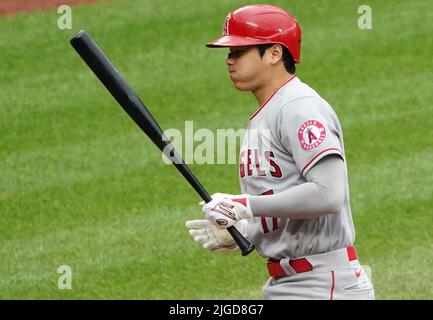 Baltimore, États-Unis. 09th juillet 2022. BALTIMORE, MD - JUILLET 09 : le pichet de départ des Anges de Los Angeles Shohei Ohtani (17) à l'assiette lors d'un match de MLB entre les Orioles de Baltimore et les Anges de Los Angeles, sur 09 juillet 2022, au parc Orioles à Camden yards, à Baltimore, Maryland. (Photo de Tony Quinn/SipaUSA) crédit: SIPA USA/Alay Live News Banque D'Images