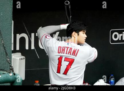 Baltimore, États-Unis. 09th juillet 2022. BALTIMORE, MD - JUILLET 09 : le pichet de départ des Anges de Los Angeles Shohei Ohtani (17) à l'assiette lors d'un match de MLB entre les Orioles de Baltimore et les Anges de Los Angeles, sur 09 juillet 2022, au parc Orioles à Camden yards, à Baltimore, Maryland. (Photo de Tony Quinn/SipaUSA) crédit: SIPA USA/Alay Live News Banque D'Images