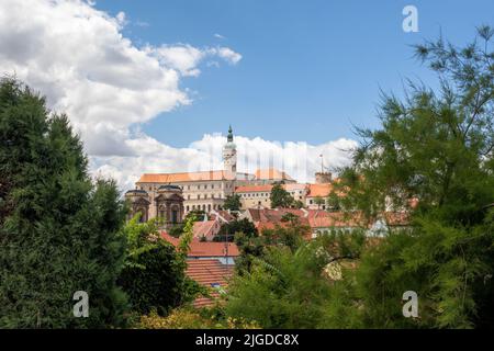 Château de Mikulov, République tchèque. Région viticole de Moravie Panorama Banque D'Images