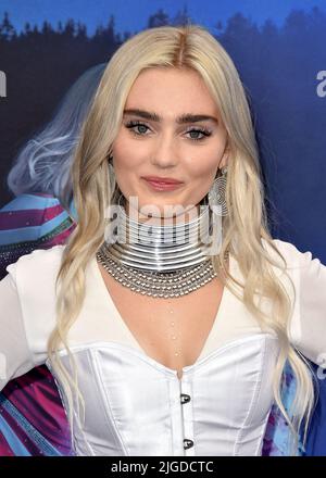 Santa Monica, États-Unis. 09th juillet 2022. Meg Donnelly marche sur le tapis rouge à la première Disney 'Zombies 3' à Los Angeles au Barker Hangar à Santa Monica, CA sur 9 juillet 2022. (Photo de Scott Kirkland/Sipa USA) crédit: SIPA USA/Alay Live News Banque D'Images