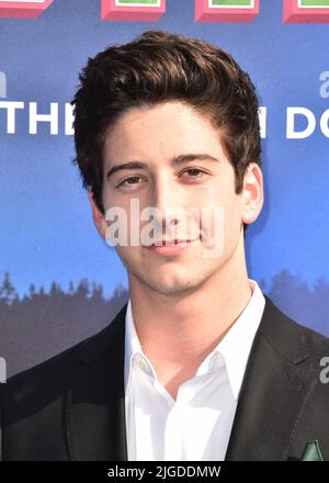 Santa Monica, États-Unis. 09th juillet 2022. Milo Manheim marchant sur le tapis rouge lors de la première Disney 'Zombies 3' à Los Angeles au Barker Hangar à Santa Monica, CA sur 9 juillet 2022. (Photo de Scott Kirkland/Sipa USA) crédit: SIPA USA/Alay Live News Banque D'Images